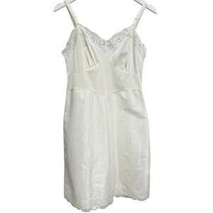 Vintage Gilead Winter White Full Slip Dress Nightgown Lace Size 34 S Lace